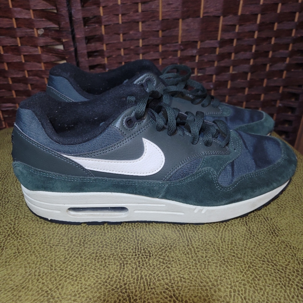 Mens Nike airmax Green 10.5